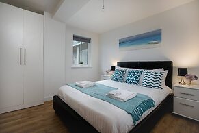 Skyvillion Tower Point Enfield 1bed W Balcony