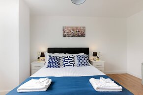 Skyvillion Tower Point Enfield 1bed W Balcony