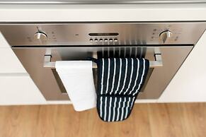 Skyvillion Tower Point Enfield 1bed W Balcony