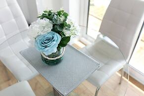 Skyvillion Tower Point Enfield 1bed W Balcony