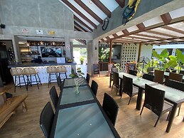 Amila Dive Beach Resort