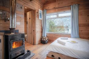 The Hygge Hut - 1 Bed - Freshwest Beach Retreat