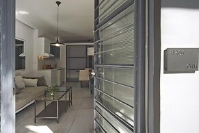 Milanou Glyfada G1 First