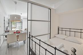 Milanou Glyfada G1 First