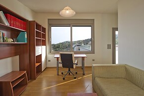 Vari Views in Vari With 3 Bedrooms and 3 Bathrooms