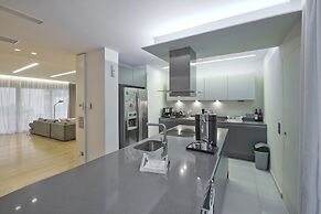 Vari Views in Vari With 3 Bedrooms and 3 Bathrooms