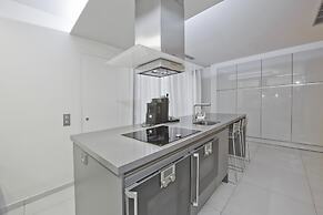 Vari Views in Vari With 3 Bedrooms and 3 Bathrooms