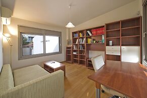 Vari Views in Vari With 3 Bedrooms and 3 Bathrooms