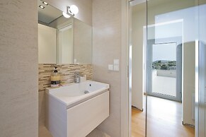 Vari Views in Vari With 3 Bedrooms and 3 Bathrooms