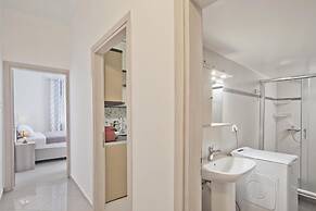 Piraeus Wave in Piraeus