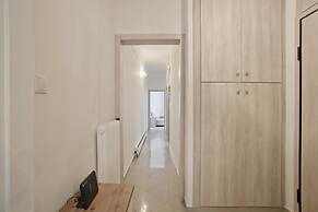 Piraeus Wave in Piraeus