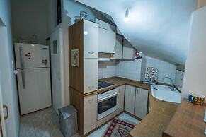 Marina Apartment in Nikea