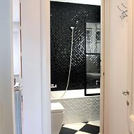 Homethic Piramide in Rome