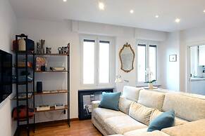 Homethic Piramide in Rome