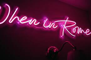 Homethic Piramide in Rome