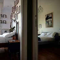 Homethic Piramide in Rome