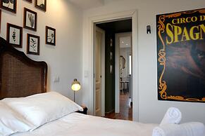 Homethic Piramide in Rome