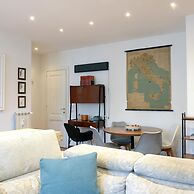 Homethic Piramide in Rome