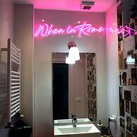 Homethic Piramide in Rome