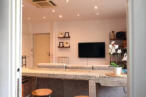 Homethic Piramide in Rome