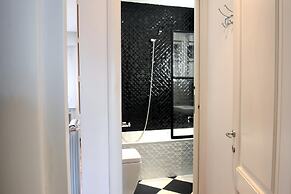 Homethic Piramide in Rome