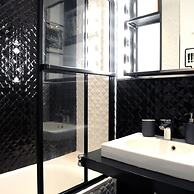 Homethic Piramide in Rome