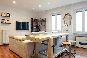 Homethic Piramide in Rome