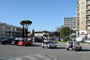 Homethic Piramide in Rome