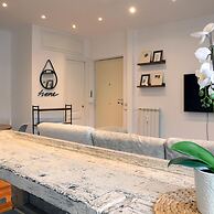 Homethic Piramide in Rome