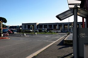 Homethic Piramide in Rome