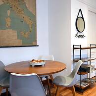 Homethic Piramide in Rome