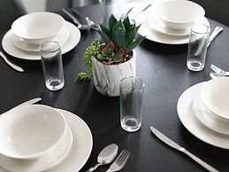 Skyvillion -vineyard Court- Enfield 1bed With Balcony