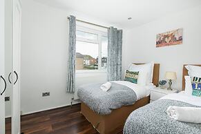 Skyvillion - 2bed House W Grdn&parking In Hatfield