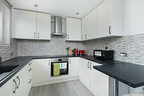 Skyvillion - 2bed House W Grdn&parking In Hatfield