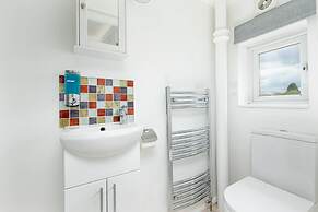 Skyvillion - 2bed House W Grdn&parking In Hatfield