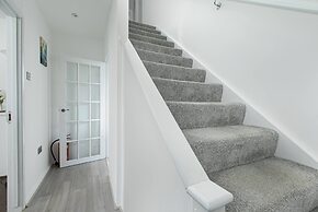 Skyvillion - 2bed House W Grdn&parking In Hatfield