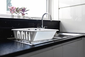 Skyvillion - Enfield 4bed House W Garden & Parking