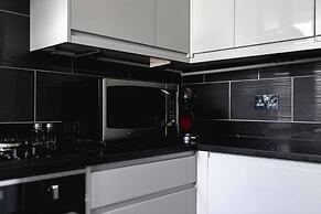 Skyvillion - Enfield 4bed House W Garden & Parking