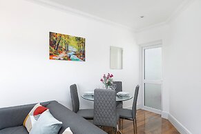 Skyvillion - Enfield 4bed House W Garden & Parking