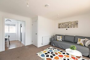 Skyvillion - 3bed Home W Grdn For A Family Getaway