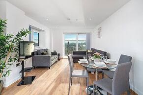 Skyvillion - River View Mins To O2 & London Excel