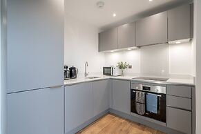Skyvillion - River View Mins To O2 & London Excel