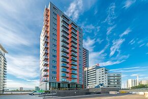 Skyvillion - River View Mins To O2 & London Excel