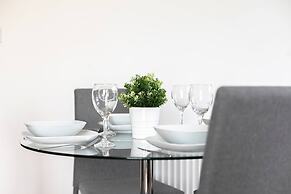 Skyvillion - Huge 4bed Apartment Wbalcony - Parking