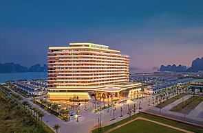 Wyndham Garden Sonasea Van Don