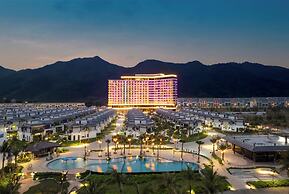 Wyndham Garden Sonasea Van Don