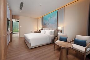 Wyndham Garden Sonasea Van Don