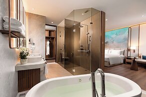 Wyndham Garden Sonasea Van Don