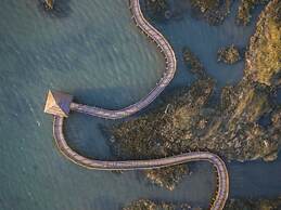 Experience Comfort by the Coast - Beahost Rentals