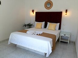 Summer Holiday by Atalos Suites